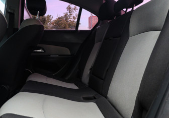 Подержанный автомобиль Chevrolet Cruze Sedan 2012 года (8 фото)