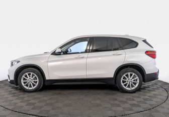 Подержанный автомобиль BMW X1 2018 года (8 фото)