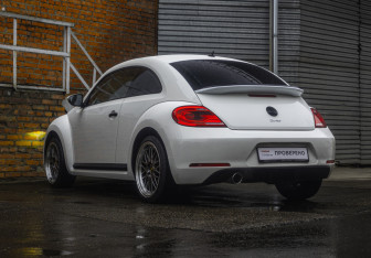 Подержанный автомобиль Volkswagen Beetle Hatchback 2013 года (9 фото)