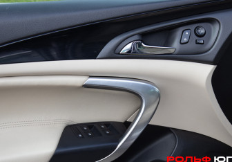 Подержанный автомобиль Opel Insignia Sedan 2014 года (18 фото)