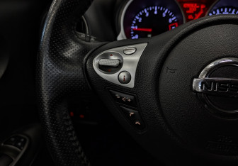 Подержанный автомобиль Nissan Juke 2014 года (23 фото)