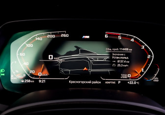 Подержанный автомобиль BMW X5 2018 года (13 фото)