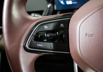 Подержанный автомобиль Geely Monjaro 2023 года (16 фото)