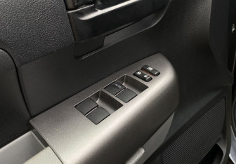 Подержанный автомобиль Toyota Tundra 2010 года (18 фото)