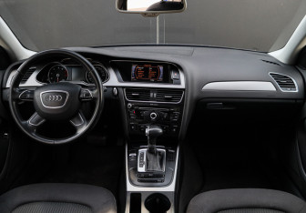 Подержанный автомобиль Audi A4 Sedan 2012 года (9 фото)