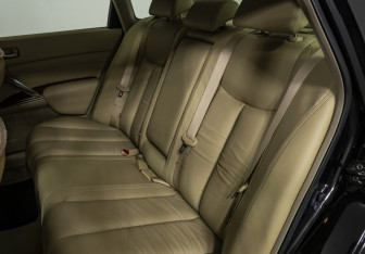 Подержанный автомобиль Nissan Teana 2011 года (15 фото)