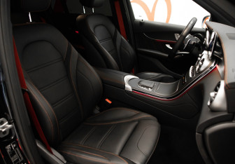 Подержанный автомобиль Mercedes-Benz GLC AMG 2021 года (34 фото)