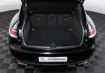 Подержанный автомобиль Porsche Macan 2020 года (10 фото)