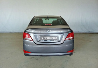 Подержанный автомобиль Hyundai Solaris Sedan 2014 года (5 фото)