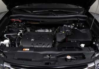 Подержанный автомобиль Mitsubishi Outlander 2016 года (8 фото)