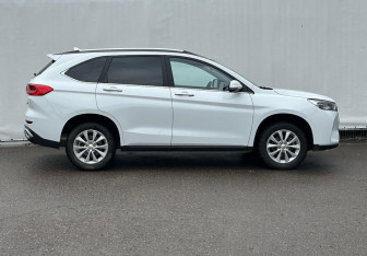 Подержанный автомобиль Haval M6 2023 года (4 фото)
