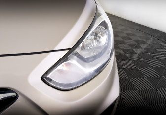 Подержанный автомобиль Hyundai Solaris Hatchback 2012 года (17 фото)