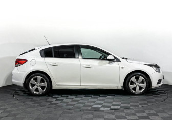 Подержанный автомобиль Chevrolet Cruze Hatchback 2012 года (4 фото)