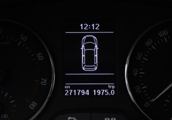 Подержанный автомобиль Skoda Fabia Hatchback 2010 года (12 фото)
