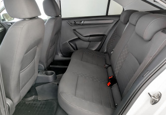 Подержанный автомобиль Skoda Rapid Liftback 2021 года (12 фото)