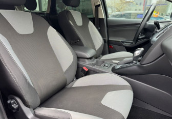 Подержанный автомобиль Ford Focus Wagon 2012 года (10 фото)