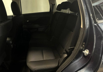 Подержанный автомобиль Mitsubishi Outlander 2018 года (10 фото)