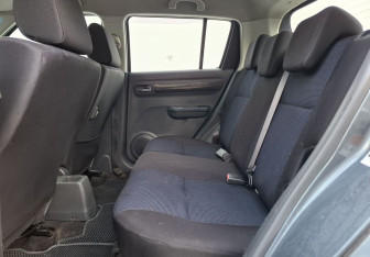 Подержанный автомобиль Suzuki Swift Hatchback 2006 года (11 фото)