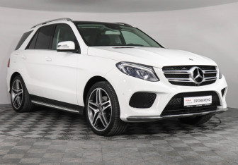 Подержанный автомобиль Mercedes-Benz GLE 2016 года (3 фото)