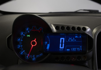 Подержанный автомобиль Chevrolet Aveo Sedan 2012 года (11 фото)