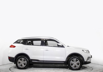 Подержанный автомобиль Geely Atlas 2018 года (4 фото)