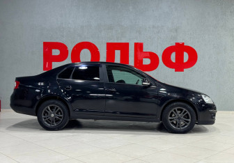 Подержанный автомобиль Volkswagen Jetta Sedan 2008 года (4 фото)