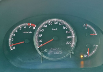 Подержанный автомобиль Mazda 5 2008 года (16 фото)