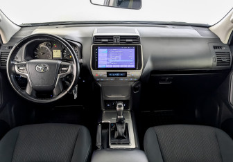 Подержанный автомобиль Toyota Land Cruiser Prado 2021 года (15 фото)