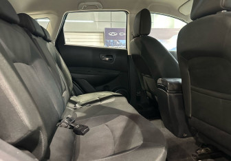Подержанный автомобиль Nissan Qashqai 2011 года (11 фото)