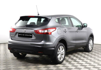 Подержанный автомобиль Nissan Qashqai 2014 года (3 фото)