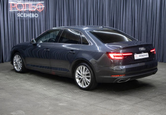 Подержанный автомобиль Audi A4 Sedan 2019 года (7 фото)