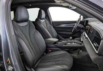 Подержанный автомобиль Geely Monjaro 2024 года (24 фото)