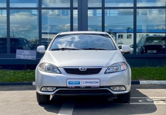 Подержанный автомобиль Daewoo Gentra Sedan 2014 года (2 фото)