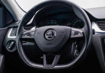Подержанный автомобиль Skoda Rapid Liftback 2019 года (15 фото)
