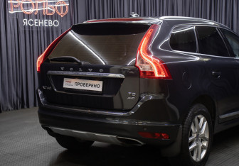 Подержанный автомобиль Volvo XC60 2017 года (22 фото)