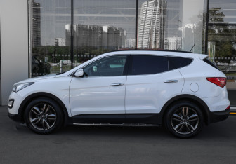 Подержанный автомобиль Hyundai Santa Fe 2012 года (8 фото)