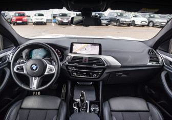 Подержанный автомобиль BMW X4 2020 года (18 фото)