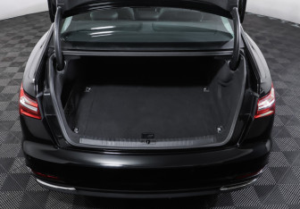 Подержанный автомобиль Audi A6 Sedan 2019 года (10 фото)