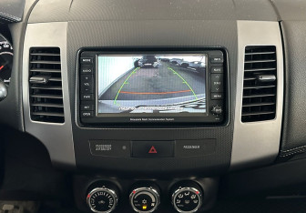 Подержанный автомобиль Mitsubishi Outlander 2012 года (14 фото)