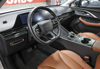 Подержанный автомобиль Omoda C5 2022 года (16 фото)