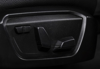 Подержанный автомобиль BMW X4 2015 года (17 фото)