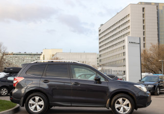 Подержанный автомобиль Subaru Forester Suv 2014 года (3 фото)