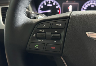 Подержанный автомобиль Hyundai Genesis 2014 года (19 фото)