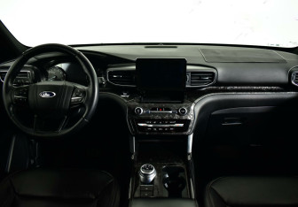 Подержанный автомобиль Ford Explorer 2020 года (6 фото)