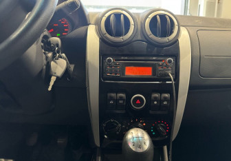 Подержанный автомобиль LADA (ВАЗ) Largus Wagon 2012 года (17 фото)