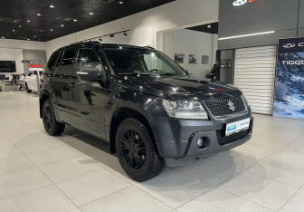 Подержанный автомобиль Suzuki Grand Vitara 2009 года (3 фото)