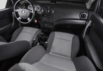 Подержанный автомобиль Chevrolet Aveo Hatchback 2008 года (14 фото)