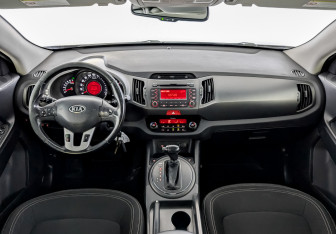 Подержанный автомобиль Kia Sportage 2011 года (14 фото)