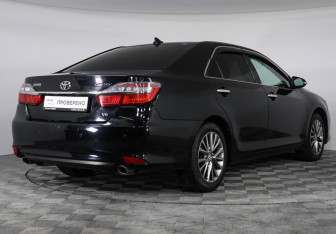 Подержанный автомобиль Toyota Camry Sedan 2017 года (5 фото)