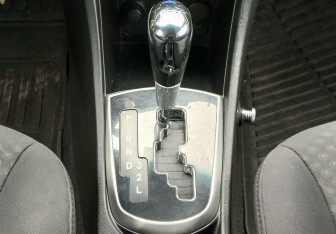 Подержанный автомобиль Hyundai Solaris Hatchback 2013 года (15 фото)